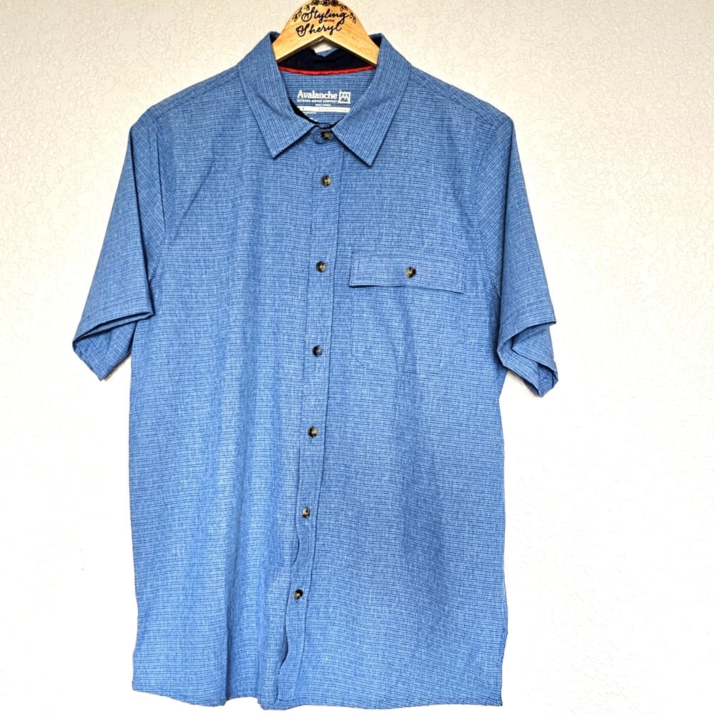 Avalanche Outdoor Supply Men's Blue Short Sleeve Button Front Golf Shirt Size M